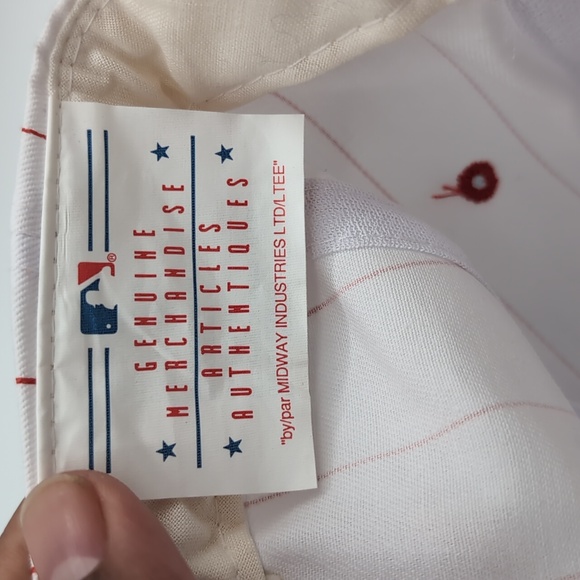 MLB| NWT Vintage MLB Red Cincinnati Reds Sports Cap Snap Back Grey Brim - Picture 12 of 14